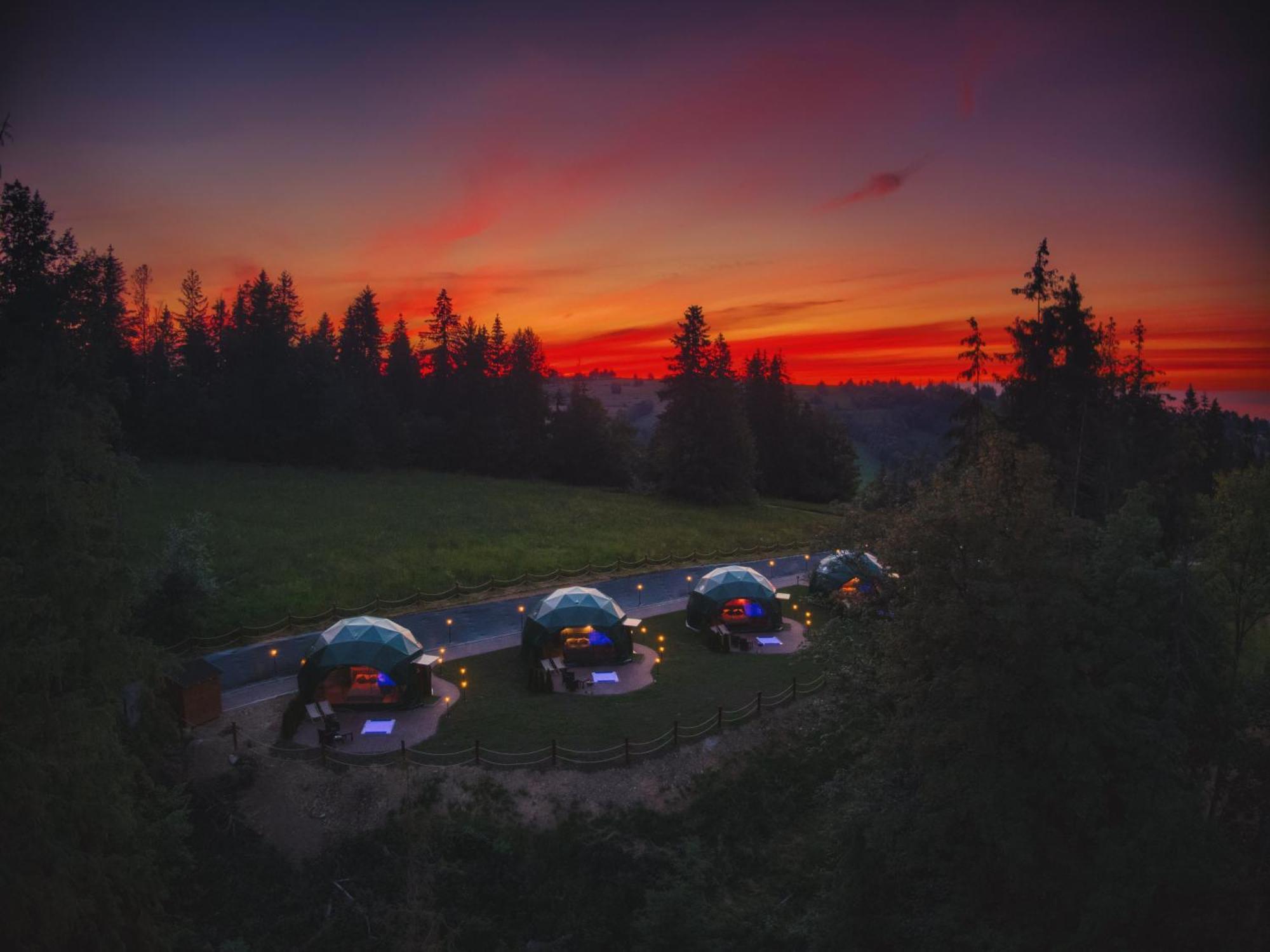 ホテル Peak Glamp & Jacuzzi ザコパネ エクステリア 写真